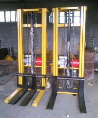 諸城力士機(jī)械廠批發(fā)供應(yīng)叉車桶夾,油桶夾,桶夾具